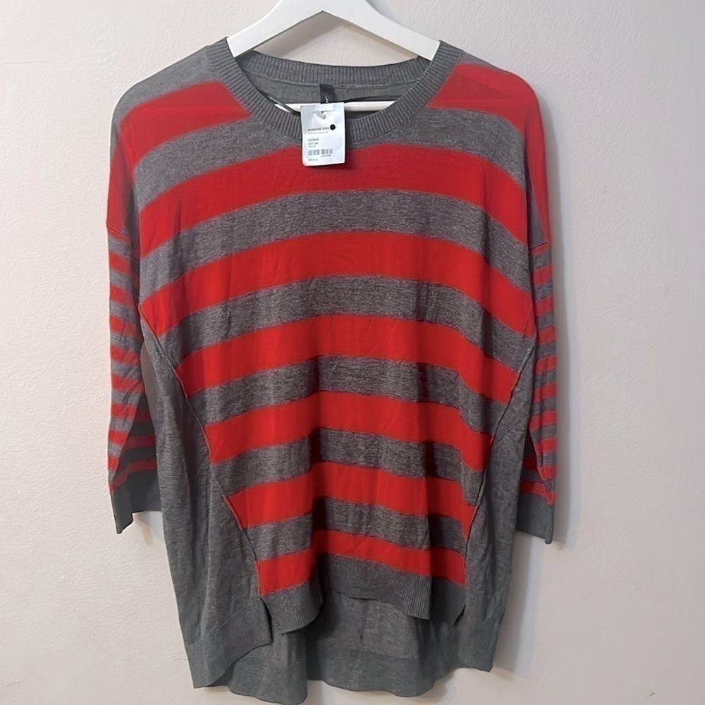 🆕Eric + Lani stripes sweater grey and red 3/4 sleeves size M
